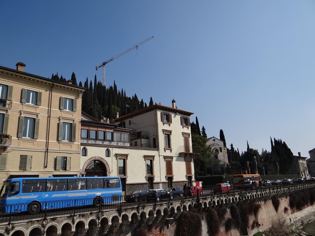 Theater Verona Luxury Apartment Bilik gambar