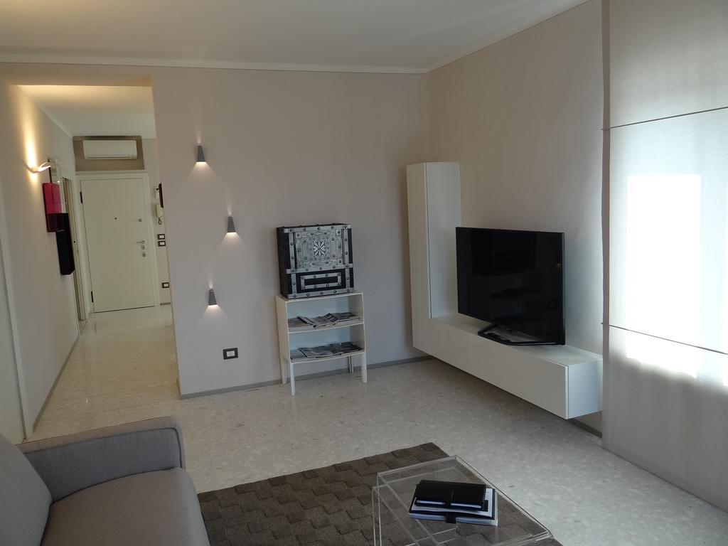 Theater Verona Luxury Apartment Bilik gambar