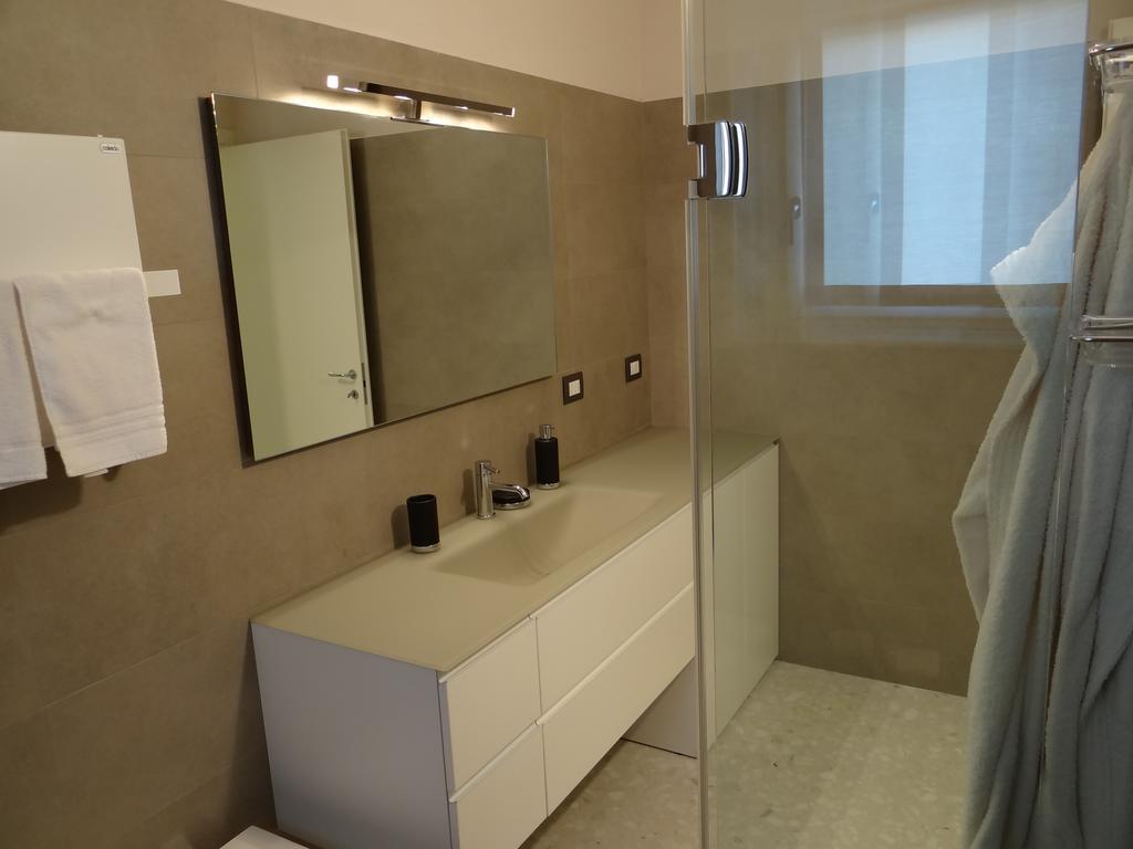 Theater Verona Luxury Apartment Bilik gambar